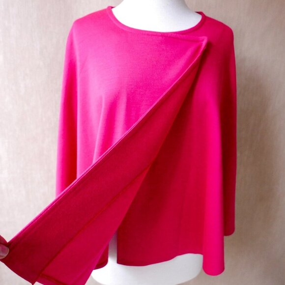 Handmade Bright Pink Short Lightweight Knit Cape - Picture 1 of 8